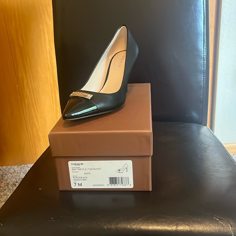 COACH Black leather/patent heals